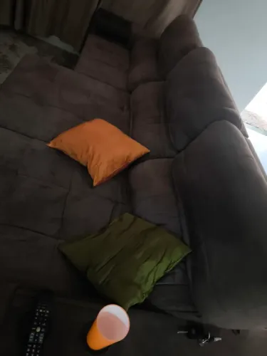 Vendo um sofá de 2,8 m semi-novo