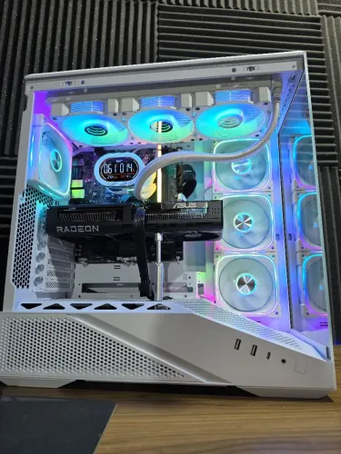 PC Gamer Ryzen 7 9700x + RX 9060 XT 16GB + 16GB 6000Mhz + NVME 1TB 7400Mbs + B840M