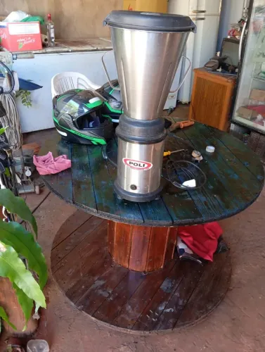 Eliquidificador industrial perfeito bivolt 110 e 220