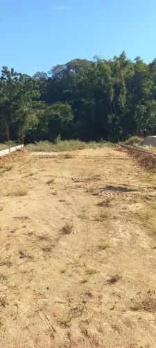 Lote c/Rio ao fundo Pedro Toledo SP