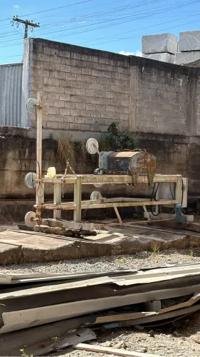 Máquina de fio diamantado