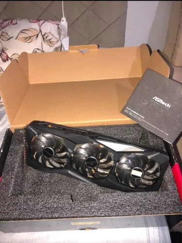 Placa de vídeo ASROCK RX 6700 XT 12GB Triple Fan