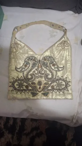 Bolsa ALDO Dourada Bordada