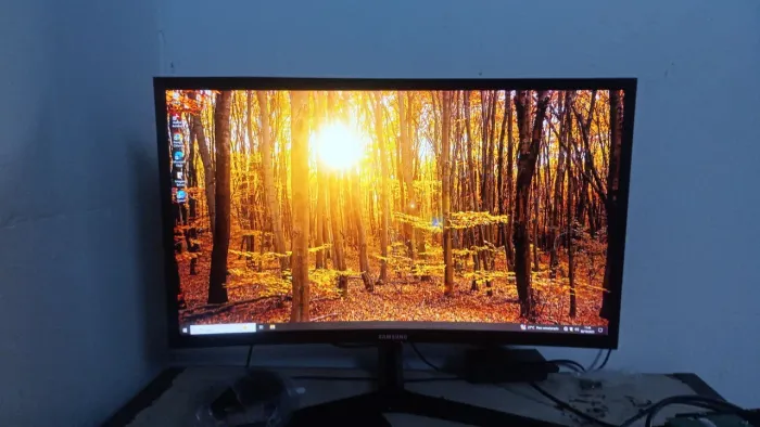 Vendo monitor gamer Samsung 