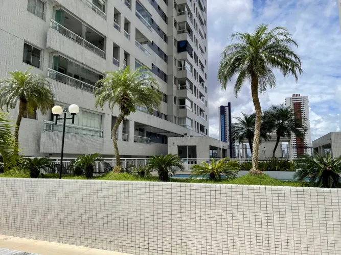 Apartamento 2/4, sendo 1 suíte.