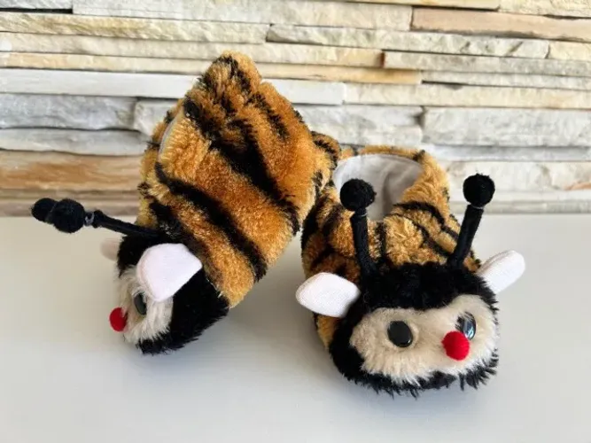 Pantufa Infantil Abelhinha