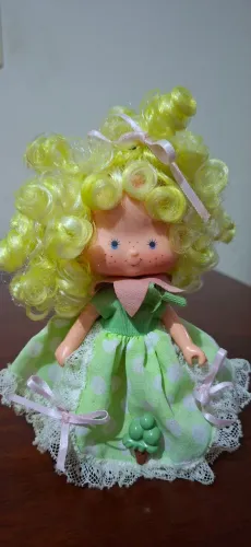 Boneca moranguinho sorvetinho da Estrela.