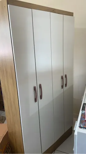 Guarda-roupa multiuso