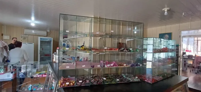 Vendo 2 baleiro de vidro usado