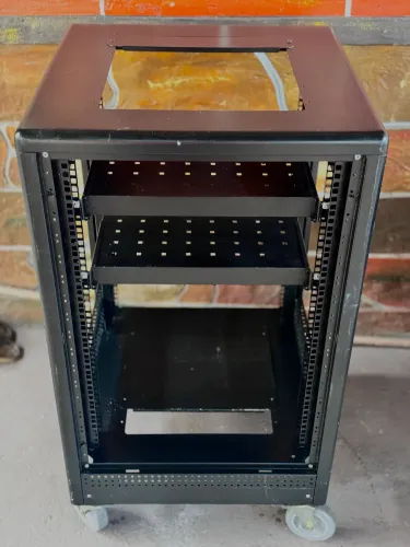 Rack Profissional de Piso p/ Servidor, Rede e CFTV - Aceito propostas