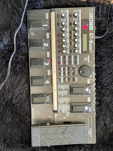 Pedaleira de Guitarra Boss GT-8