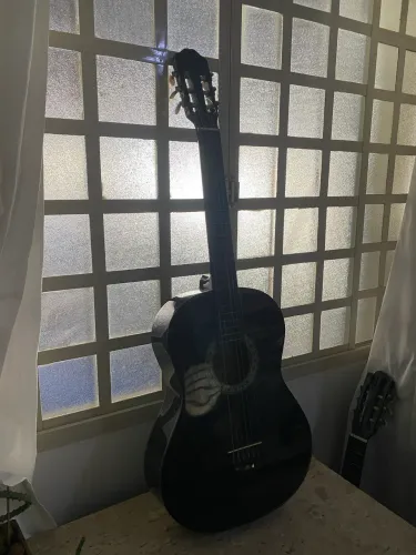 Violão Infantil/Juvenil Michael Preto (Cordas de Nylon) - Ótimo Estado (Desapego Mudança)