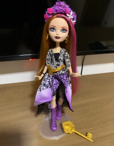 Boneca Ever After high - primavera