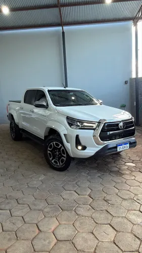 Toyota Hilux CD SRX Plus 4X4 2.8 TDI Die. Aut. 2024