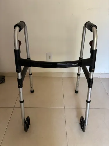 Andador Mercur com rodinhas