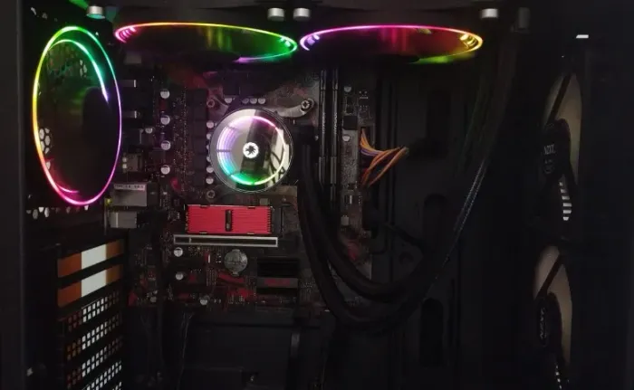 Kit PC Gamer: Intel Core i5 10400 + B460M + 16GB RAM + Water Cooler 240mm + Fonte 600W