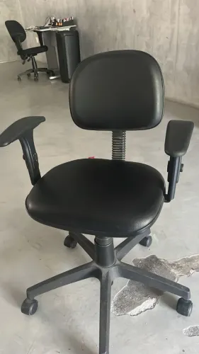 CADEIRA DE RODINHA