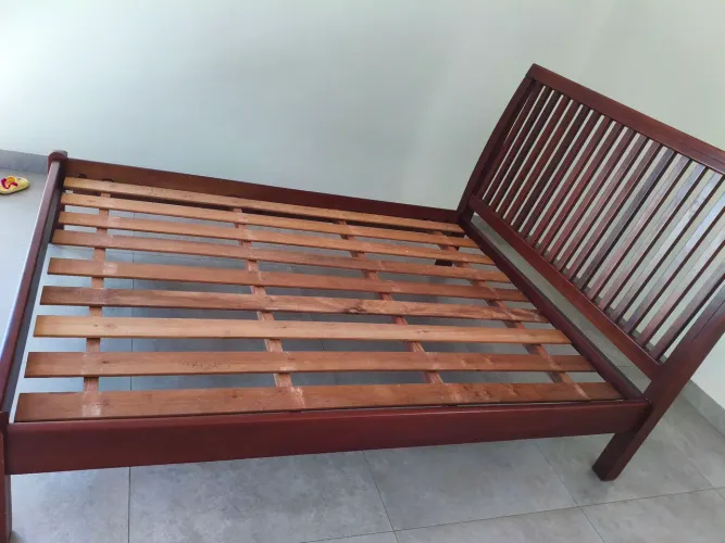 Cama de Casal padrão em Angelim