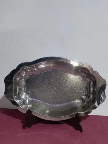 Bandeja inox oval trabalhada belíssima cozinha servir jantar decoração casa vintage