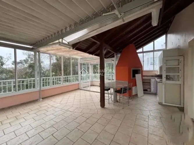 Casa com 2 Suítes para Alugar na Agronômica - 160 m² Florianópolis