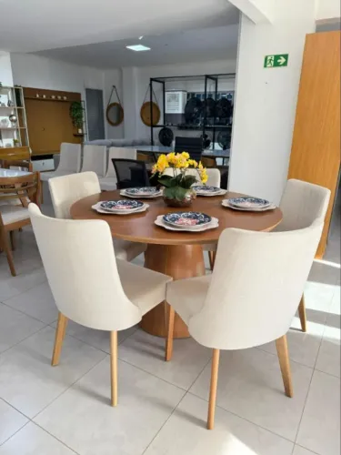 Mesa de Jantar Brenda + 5 Cadeiras Cláudia 100_ Madeira 130x130cm- Capri - ENTREGA EM 24H