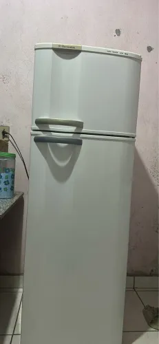 Vendo geladeira Electrolux DC34