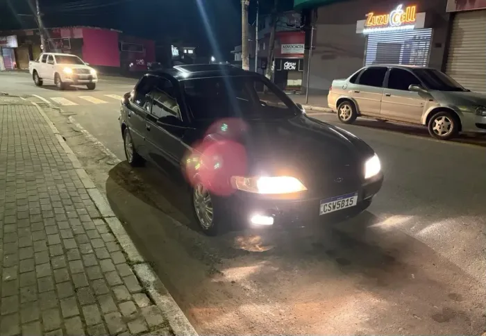 Chevrolet Vectra CD 2.2 16V / 2.0 16V Mec./aut. 1998