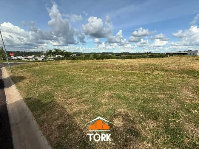 Tamboré - Dois terrenos juntos, Excelente localização!