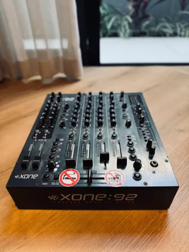 MIXER ALLEN HEATH XONE 92