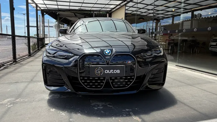 BMW i4 M50 (elétrico) 2024