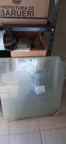 3 vidros temperados quase quadrados