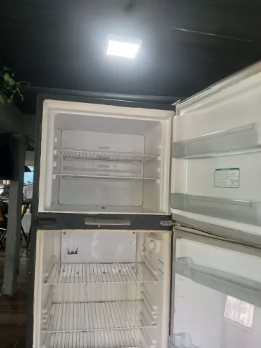 Geladeira consul em perfeito estado.