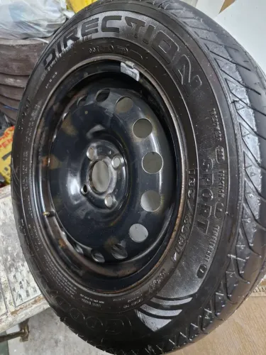 Aro com pneu 185 65 14