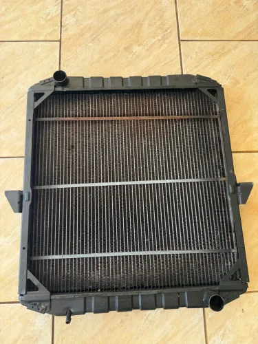 Radiador  de água Original  Mercedes bens Atron 2726 ,2423 , 2729