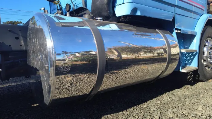 Tanques com suporte 