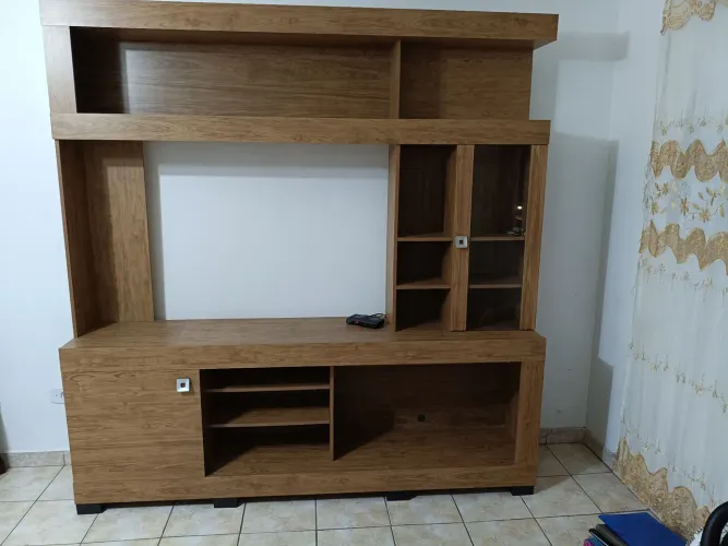 Estante de sala