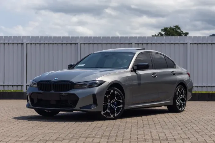 BMW 330E M Sport 2.0 Turbo Híbrido AU 2025