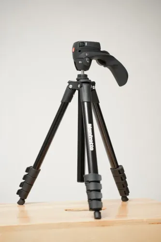Tripé Manfrotto Compact Action - Novo Sem Uso