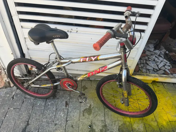 Bicicleta aro 20 retrô linda