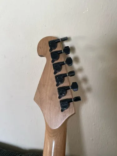 Guitarra menphis 37Fl (no precinho pra sair logo)