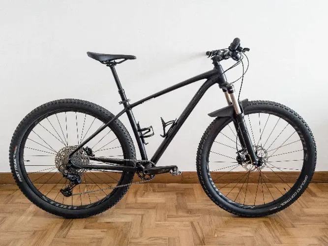 Bicicleta MTB aro 29 - Specialized Rockhopper Expert 2020 + upgrade + 2 pneus extras