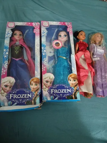 Bonecas Barbie lindas as 4. Reservada.