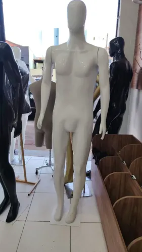 MANEQUIM MASCULINO RETO