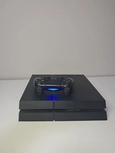 Playstation 4 Fato 500GB + 6 jogos + 1 controle