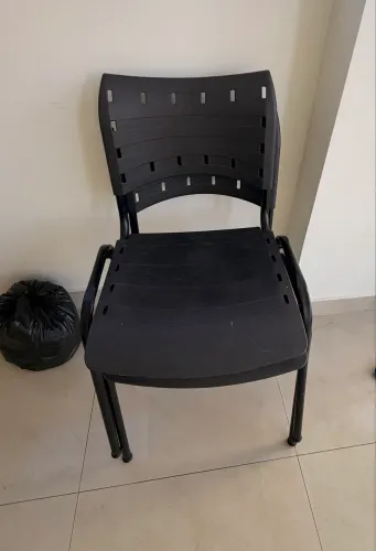 Cadeiras empilháveis