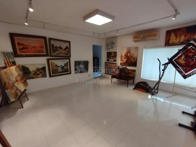 Casa para locação com 4 dormitórios e 6 Vagas de Garagem