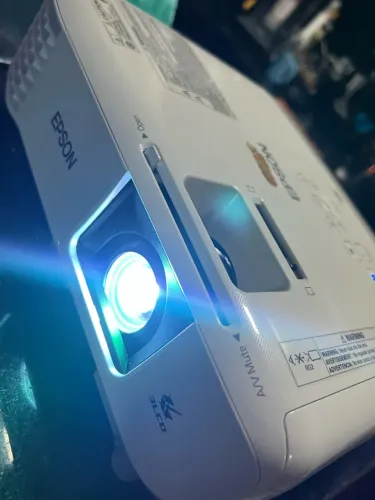 Projetor EPSON POWERLITE X39