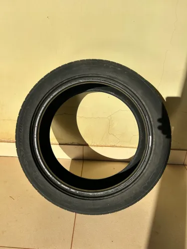 Pneu 215/50/17 Continental 