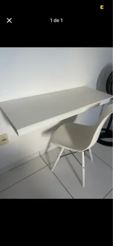 Escrivaninha suspensa + cadeira