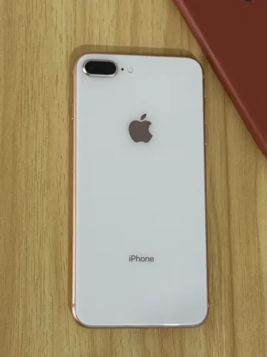 iPhone 8 Plus